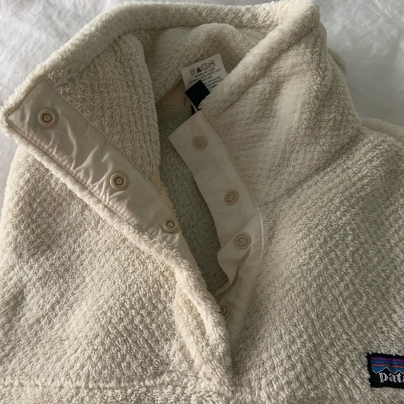 Patagonia Women’s Pullover - Picture 3 of 7